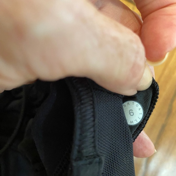 LULULEMON FULL FREEDOM TANK ~ BLACK ~ Side Ruche - Picture 9 of 9